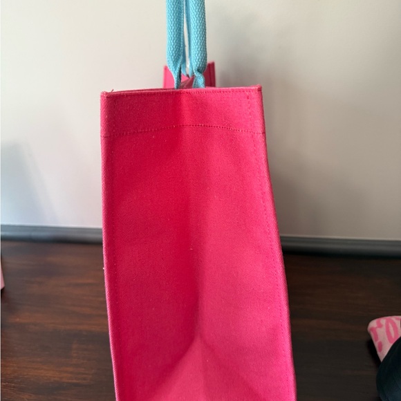 🎀 Barbie Bundle – Tote Bag, Hats, Towel, Purse & More! Pink Perfection 💖 - Picture 3 of 16